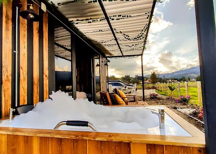 Romantico Glamping Tipo Contenedor Con Jacuzzi Cerca Al Lago De Paipa