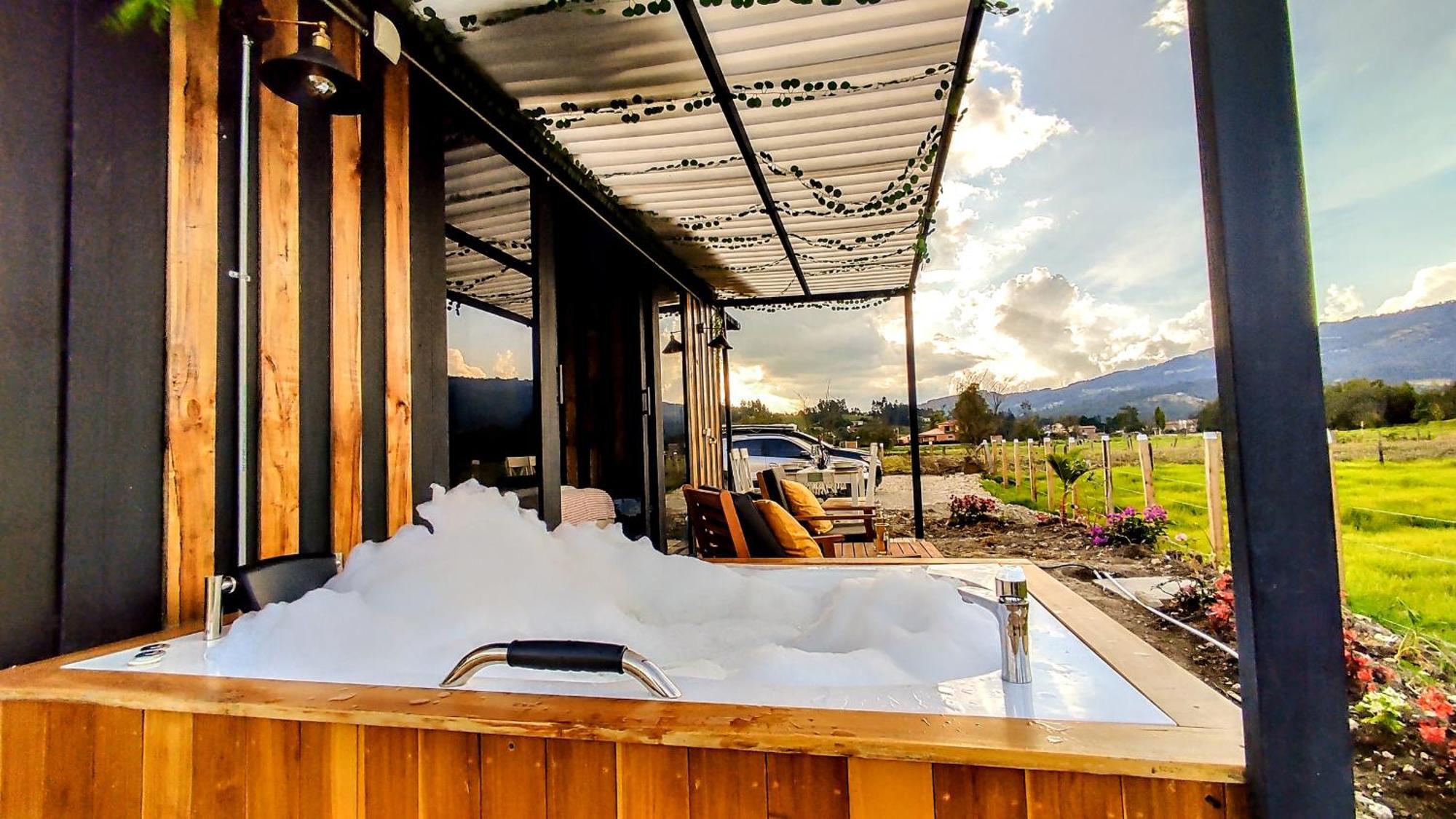 Romantico Glamping Tipo Contenedor Con Jacuzzi Cerca Al De Luxury tent