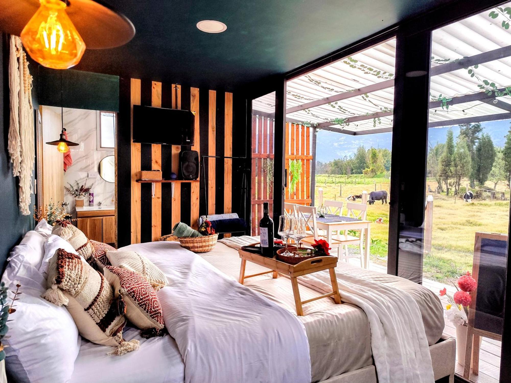 Luxury tent Romantico Glamping Tipo Contenedor Con Jacuzzi Cerca Al De